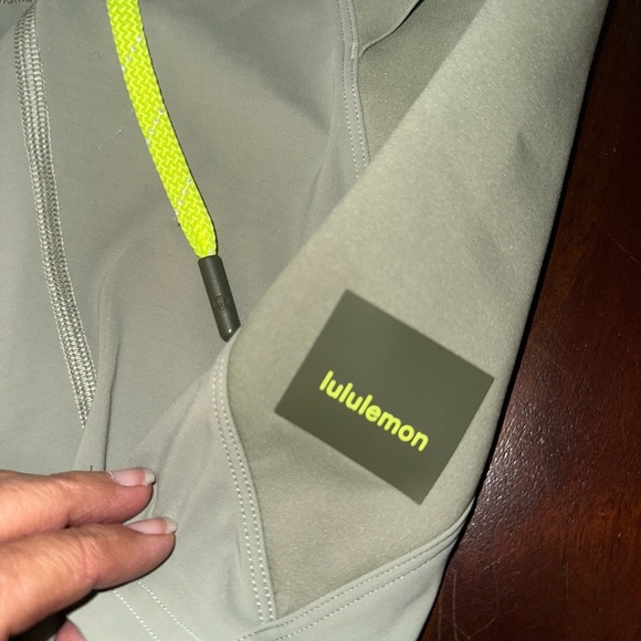 LULULEMON Cargo Super-High-Rise Hiking Short 8" - Picture 11 of 13